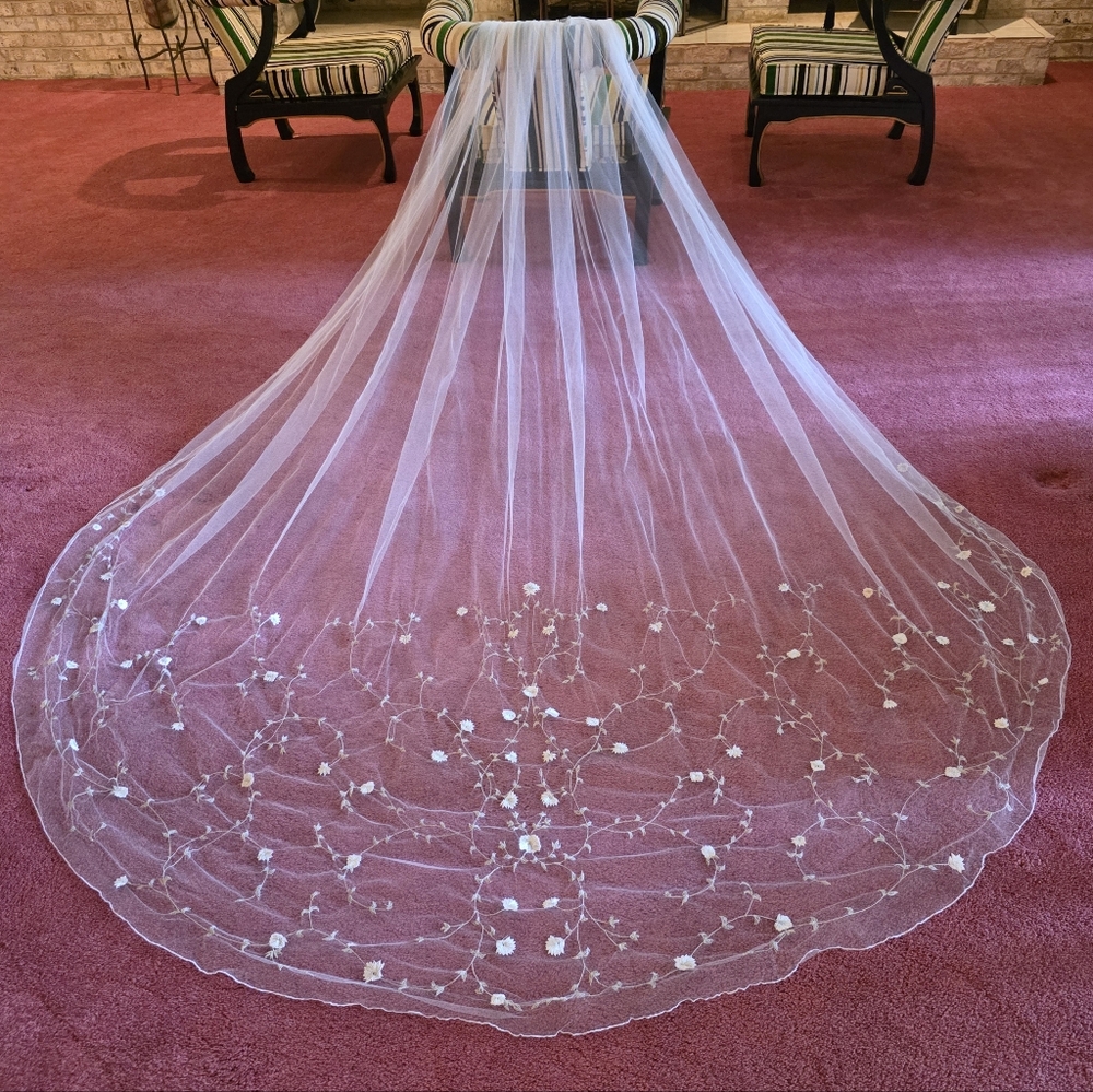 Lazaro | 8ft Long Cathedral Bridal Veil